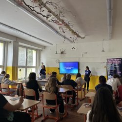 🔐 Bezpečne online – rovesnícke workshopy o nástrahách internetu