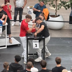 Súťaž v armwrestlingu